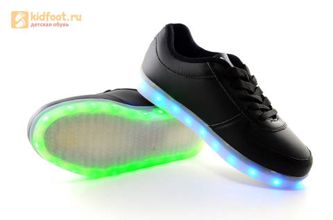 Светящиеся кроссовки с USB зарядкой Fashion (Фэшн) на шнурках, цвет черный, светится вся подошва. Изображение 15 из 27.