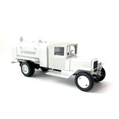 ZIS-5V BZ-39 tanker Gasoline refueling 1:43