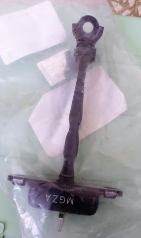 ОГРАНИЧИТЕЛЬ ДВЕРИ ПЕРЕДНЕЙ ПРАВ SOLARIS RB HYUNDAI