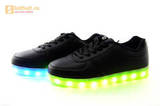 Светящиеся кроссовки с USB зарядкой Fashion (Фэшн) на шнурках, цвет черный, светится вся подошва. Изображение 17 из 27.
