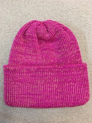 Зимняя однотонная объемная двухслойная шапочка бини, можно носить с отворотом и без, длина изделия ок. 35 см. Цвет - ярко- розовый меланж.