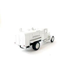 ZIS-5V BZ-39 tanker Gasoline refueling 1:43
