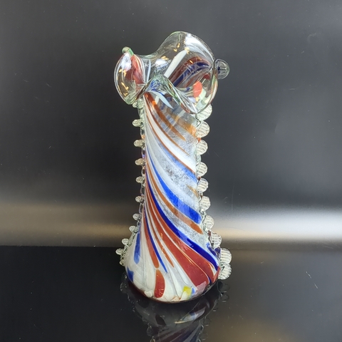 Ваза изящная из разноцветного стекла, гутная техника, фестончатый край, налепы, 26.5 см, винтаж СССР 1970-1990 гг
