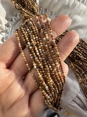 Нить бусин из яшмы 2,2мм, огранка