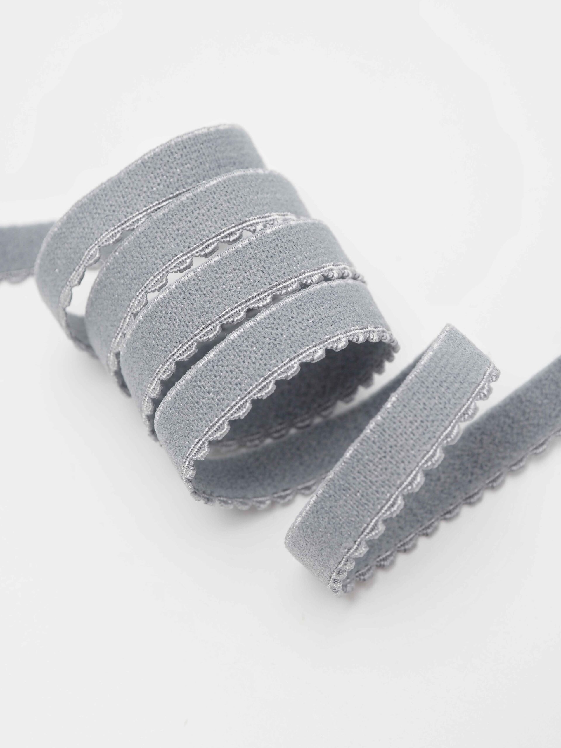 Резинка отделочная темно-серая ажурная 10 мм с учетом фестона