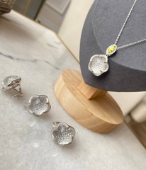 komplekt-ukrashenij-iz-serebra-sergi-kolco-kulon-pasquale-bruni-kollekciya-ton-joli