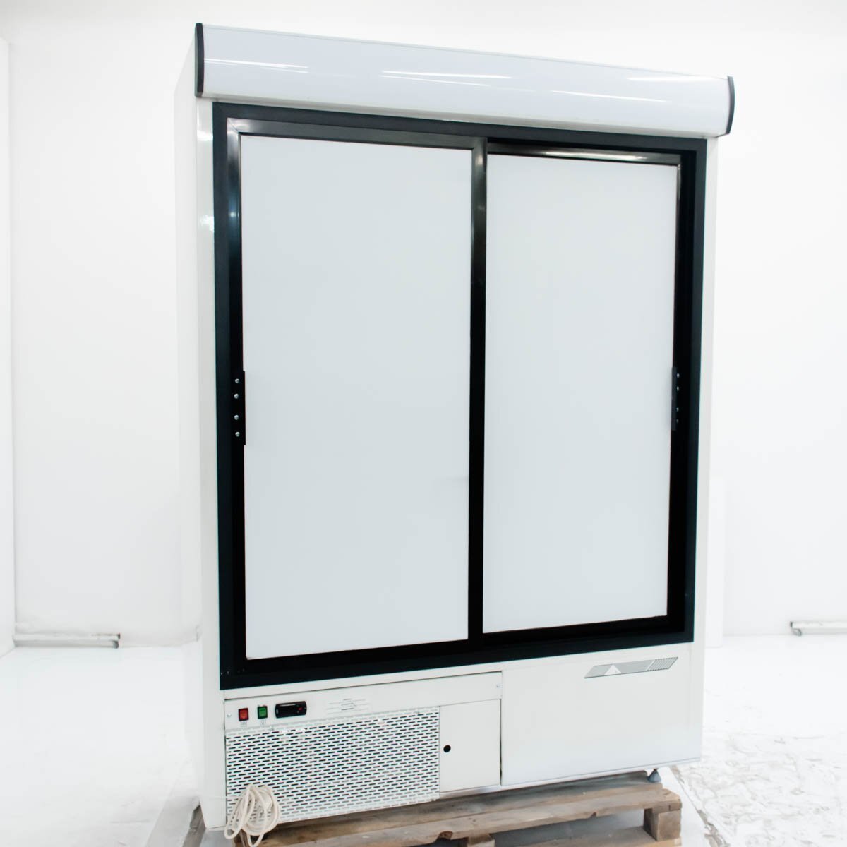 Шкаф холодильный Cold SW-1400 DR УТ-00050766