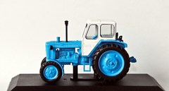 Tractor UMZ-6A blue-white 1:43 Hachette #37