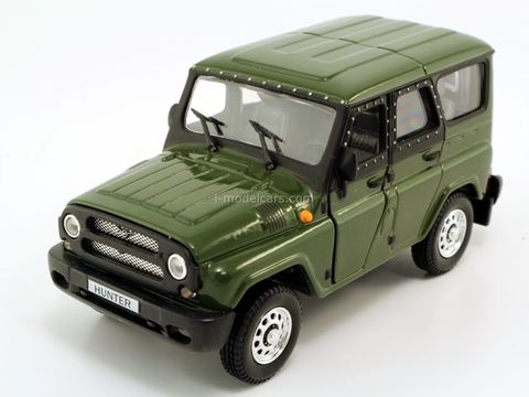 UAZ-Hunter 4x4 2004 green Bauer Autobahn Cararama 1:43 used