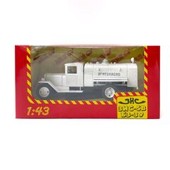 ZIS-5V BZ-39 tanker Gasoline refueling 1:43
