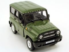 UAZ-Hunter 4x4 2004 green Bauer Autobahn Cararama 1:43 used