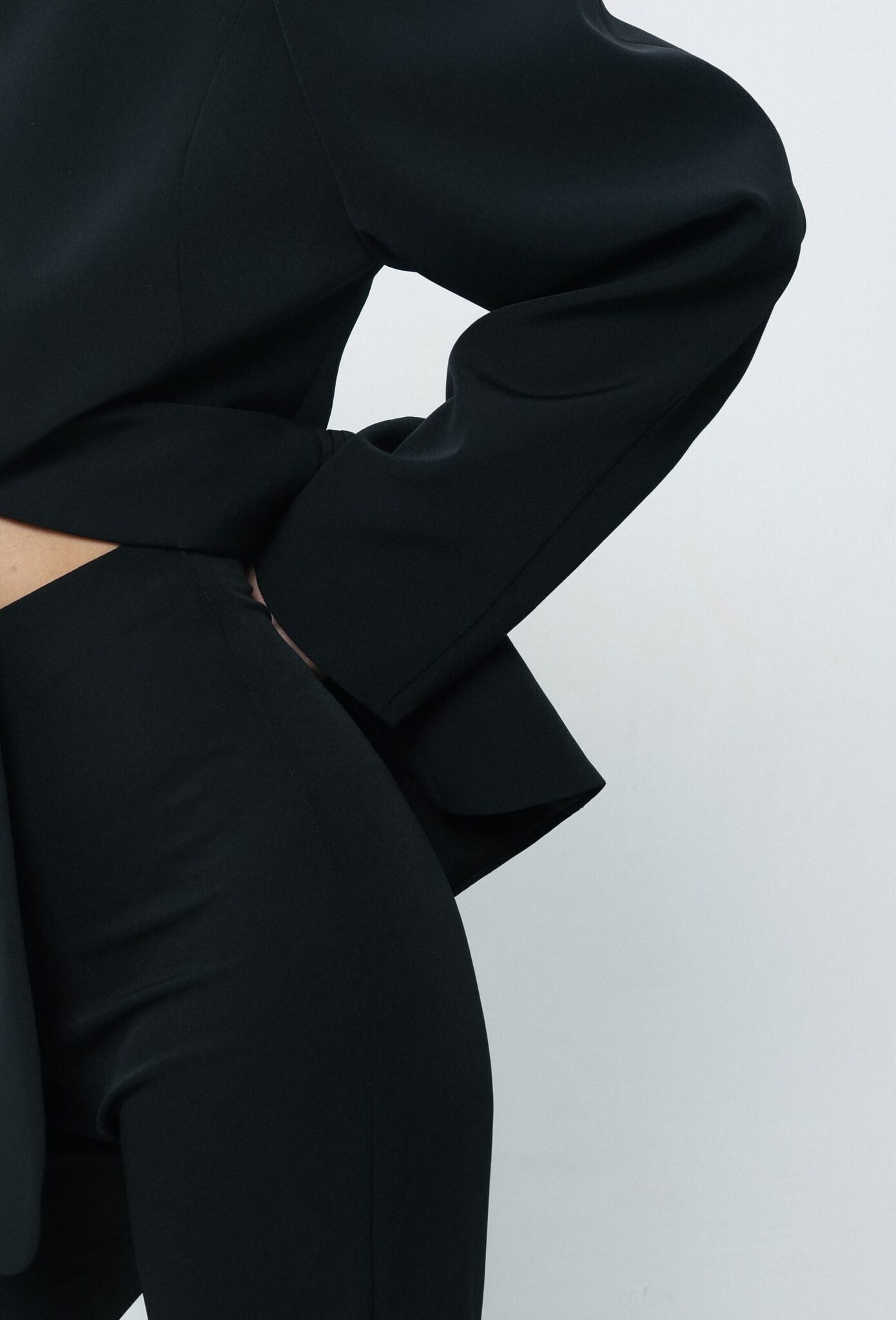 Брюки с разрезом сбоку