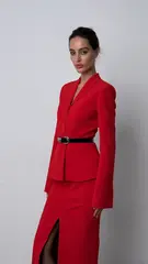 Жакет с воротником и баской