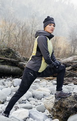 Премиальный костюм для лыж и зимнего бега Nordski Hybrid Hood Pro Black/Yellow женский