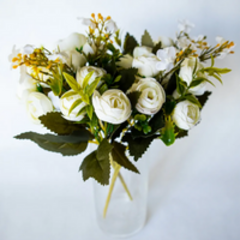 Камелии искусственные бело кремовые, искусственные цветы, букет 5 веток, 30 см.