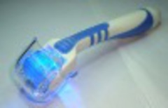 Светодиодный фотонный мезороллер синий со сменным валиком 540 титановых игл