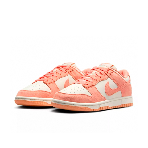 кроссовки WMNS NIKE DUNK LOW