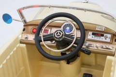 Электромобиль Barty Mercedes-Benz 300S LS-618 Бежевый