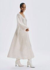 Описание по вязанию платья спицами Filati "Neve"