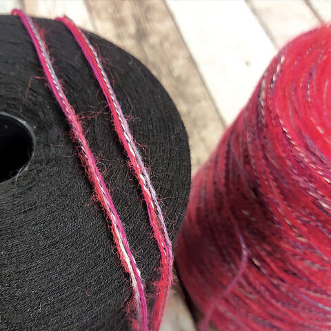 Смотка с альпакой и хлопком 230 красно-сиреневый