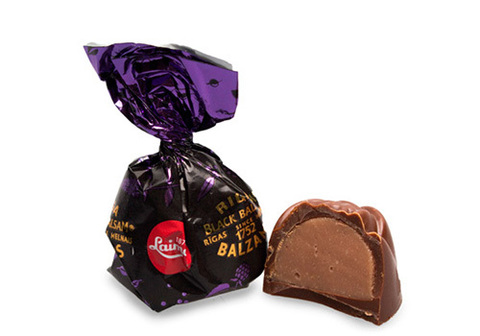 Конфеты в молочном шоколаде из "Рижского черного бальзама" с черной смородиной, 200г