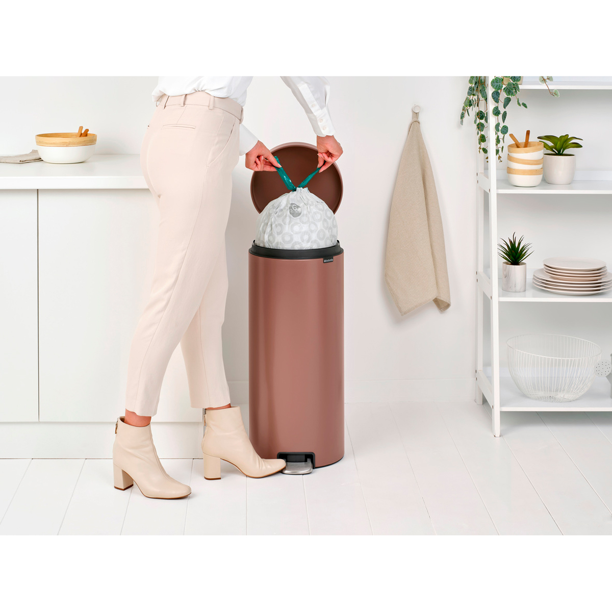 Мусорный бак newIcon с педалью (30 л), Светло-коричневый, арт. 234040 - фото 4