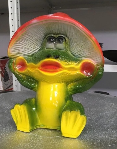 Садовая фигура «Лягушка с мухомором»