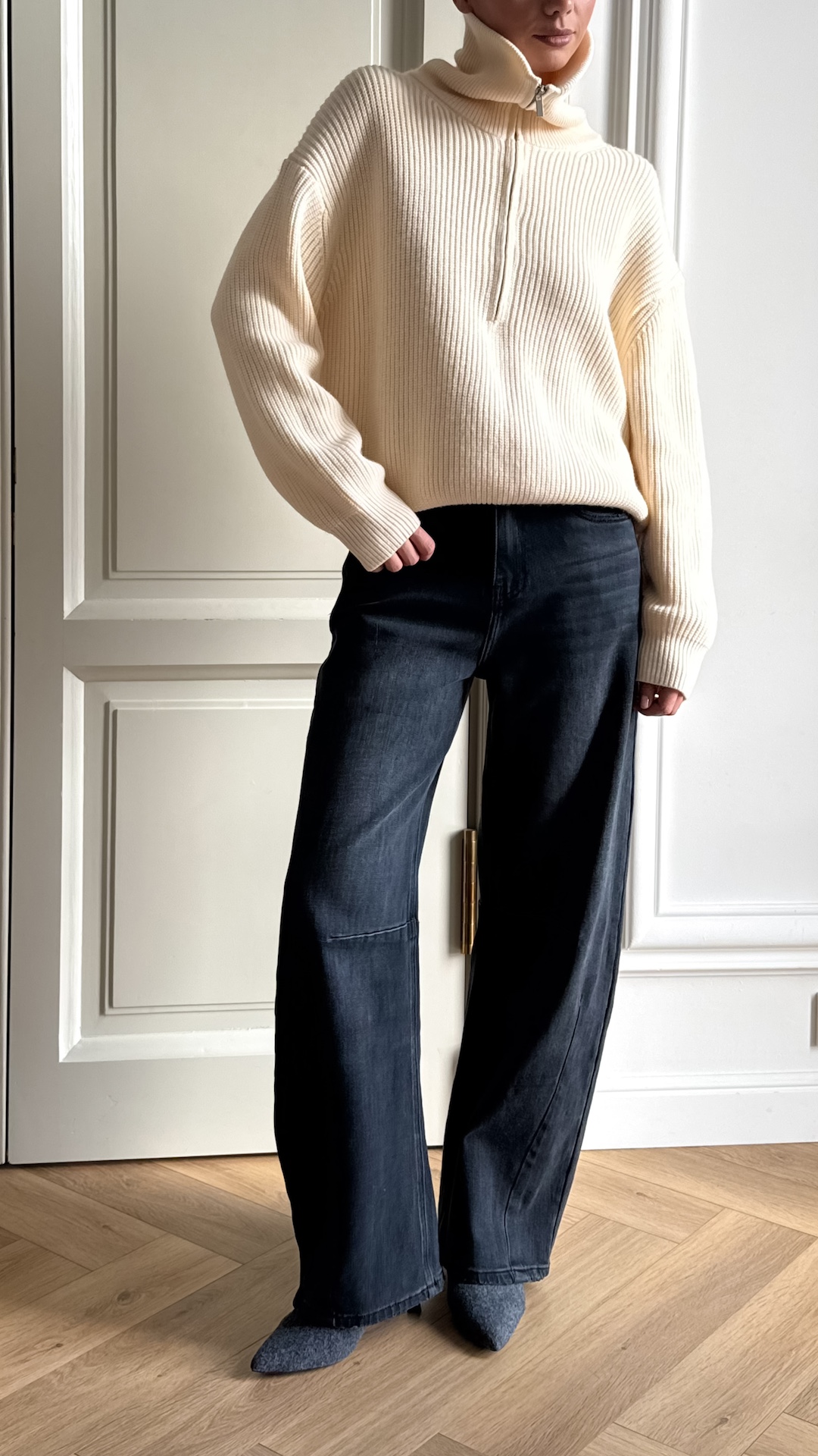 Джинсы подковы с завышенной линией талии