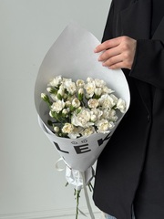 Кулек из кустовых диантусов в нежно розовом оттенке