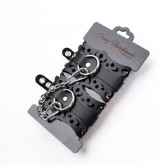 Наручники из черной кожи с узорами