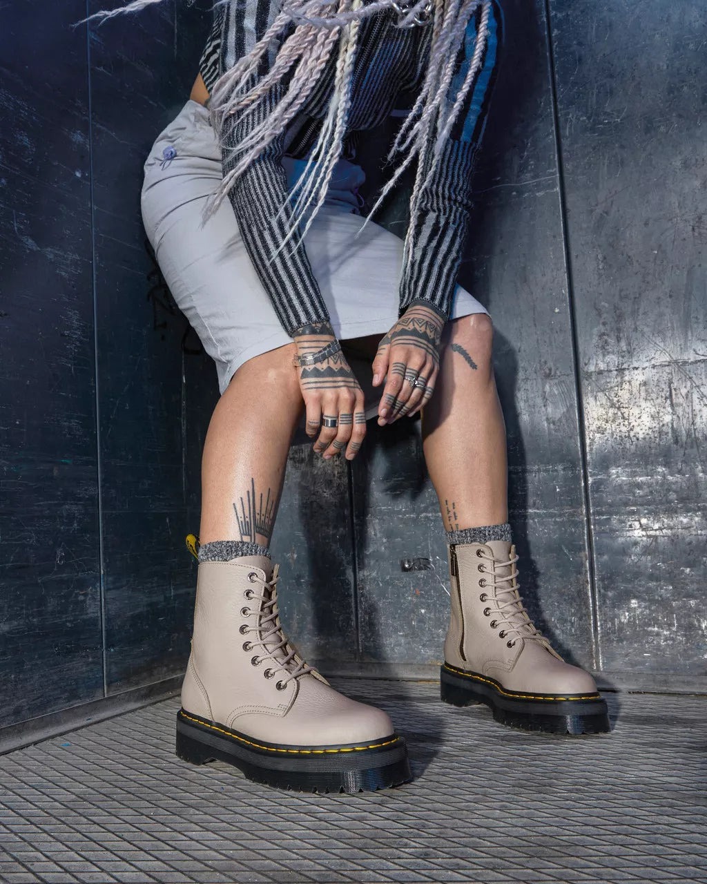 ☆【Dr.Martens】☆JADON III☆厚底☆ジッパー☆VINTAGE TAUPE☆ Dr Martens☆JADON III☆厚底☆ジッパー☆兼用☆VINTAGE TAUPE