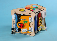 KIMTOYS Бизиборд домик 