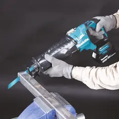Аккумуляторная сабельная пила Makita DJR187RT