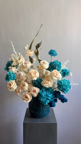 Композиция в кашпо Ава