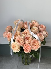 Роза пионовидная одноголовая в персиковом оттенке