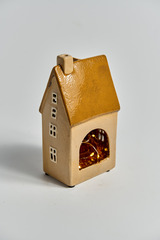 Желтый керамический домик-подсвечник, 19х10х7 см, Дания