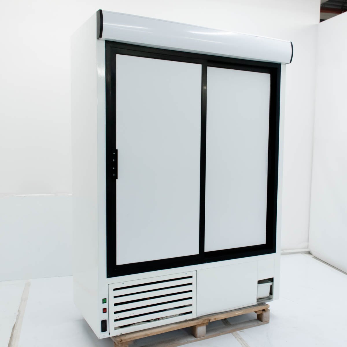 Шкаф холодильный Cold SW-1400 DR (пленка) УТ-00048470