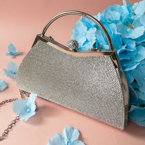 Сумочка - клатч Серебряная с ручкой и цепью, усыпанная стразами, на магните, фурнитура в серебре, 23*6*14 см
