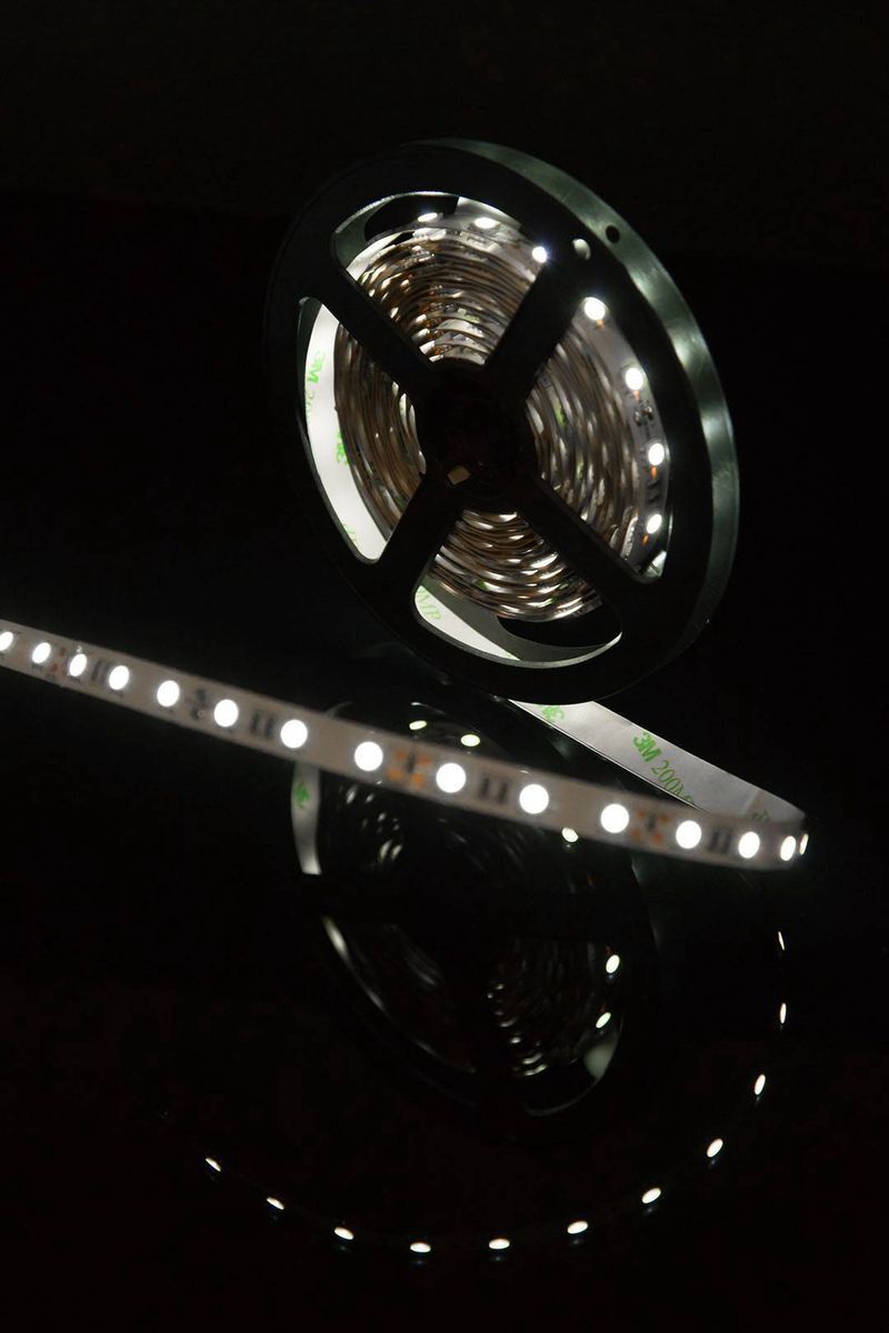 Светодиодная лента SWG 14,4W/m 60LED/m 5050SMD холодный белый 5M 001067