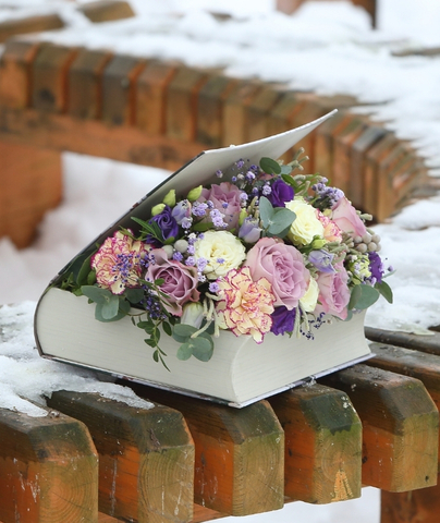 Цветы в книге Из Парижа с любовью