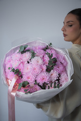 Стойкий монобукет из кустовой хризантемы