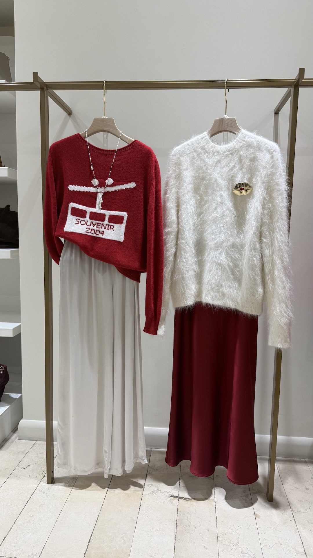 Джемпер с рисунком фуникулера