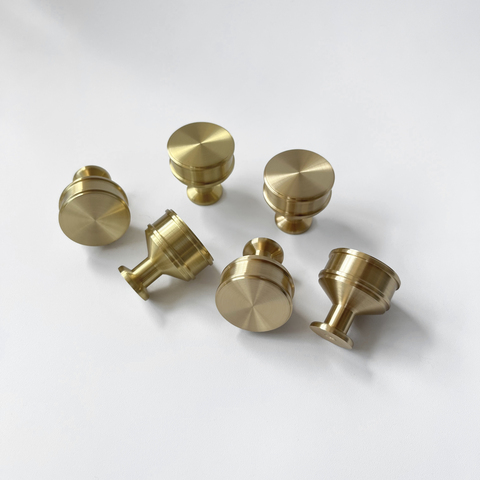 Кнопка Arnica ( Satin Brass )