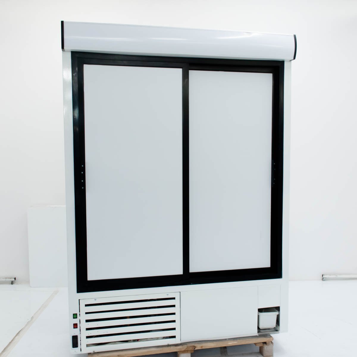 Шкаф холодильный Cold SW-1400 DR (пленка) УТ-00048470