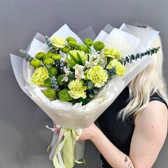 Авторский букет в фисташковой гамме