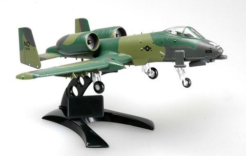Модель Американский Штурмовик A-10 Thunderbolt II масштаб 1:72