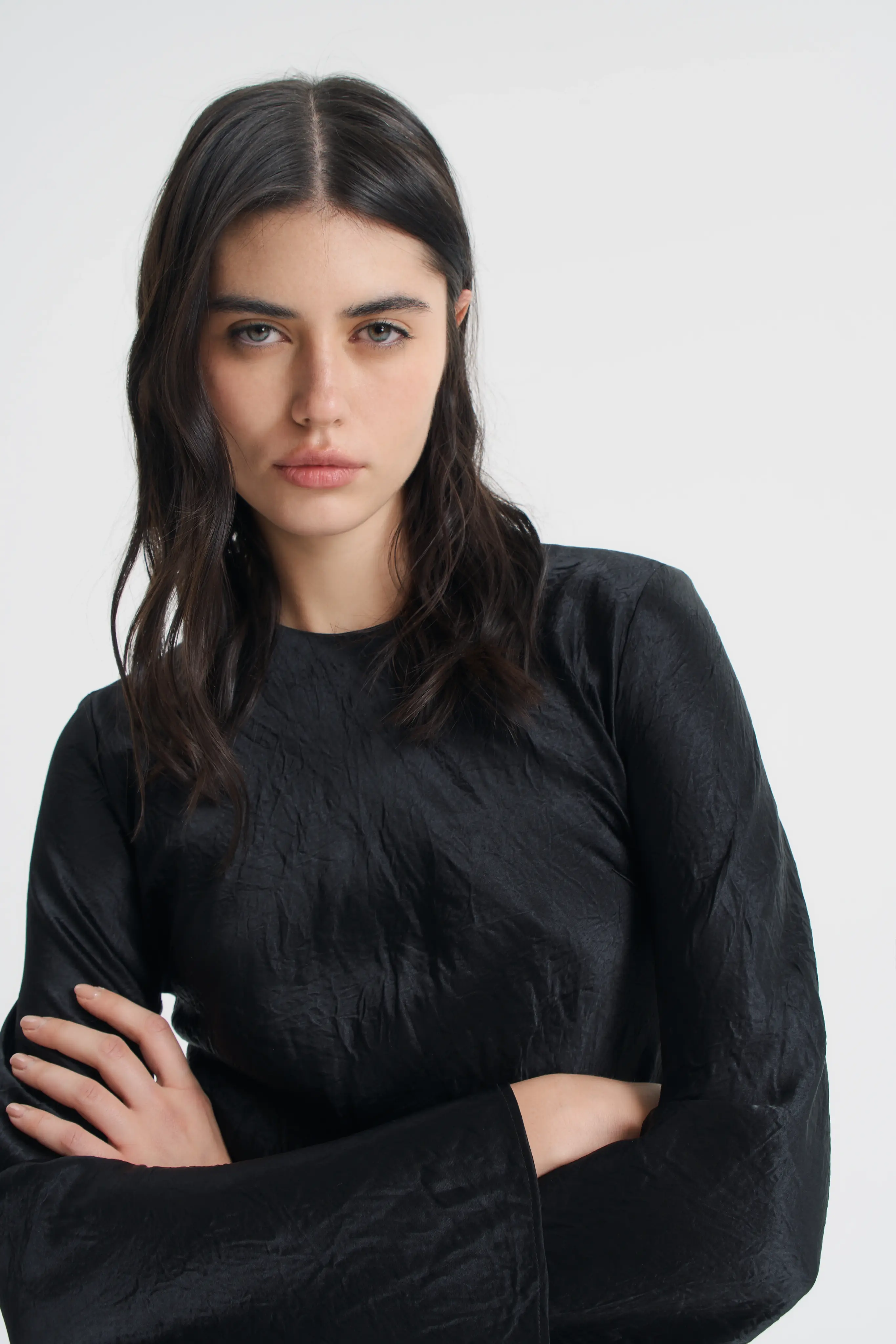 Платье-миди из жатого атласа