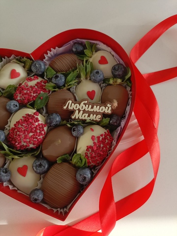 Клубника в шоколаде сердце 