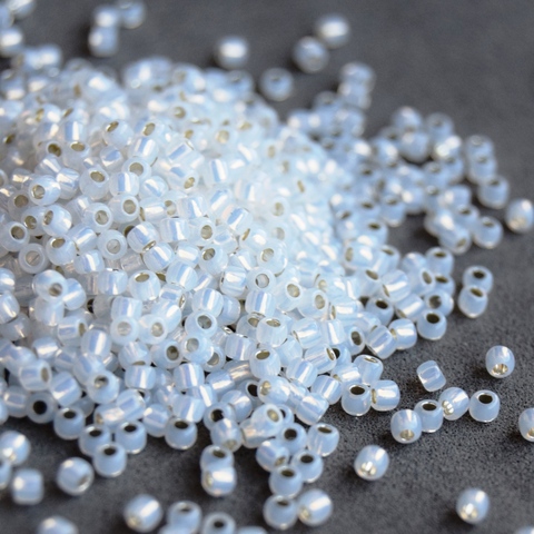 Бисер Тохо круглый 11/0 2100 молочно-белый