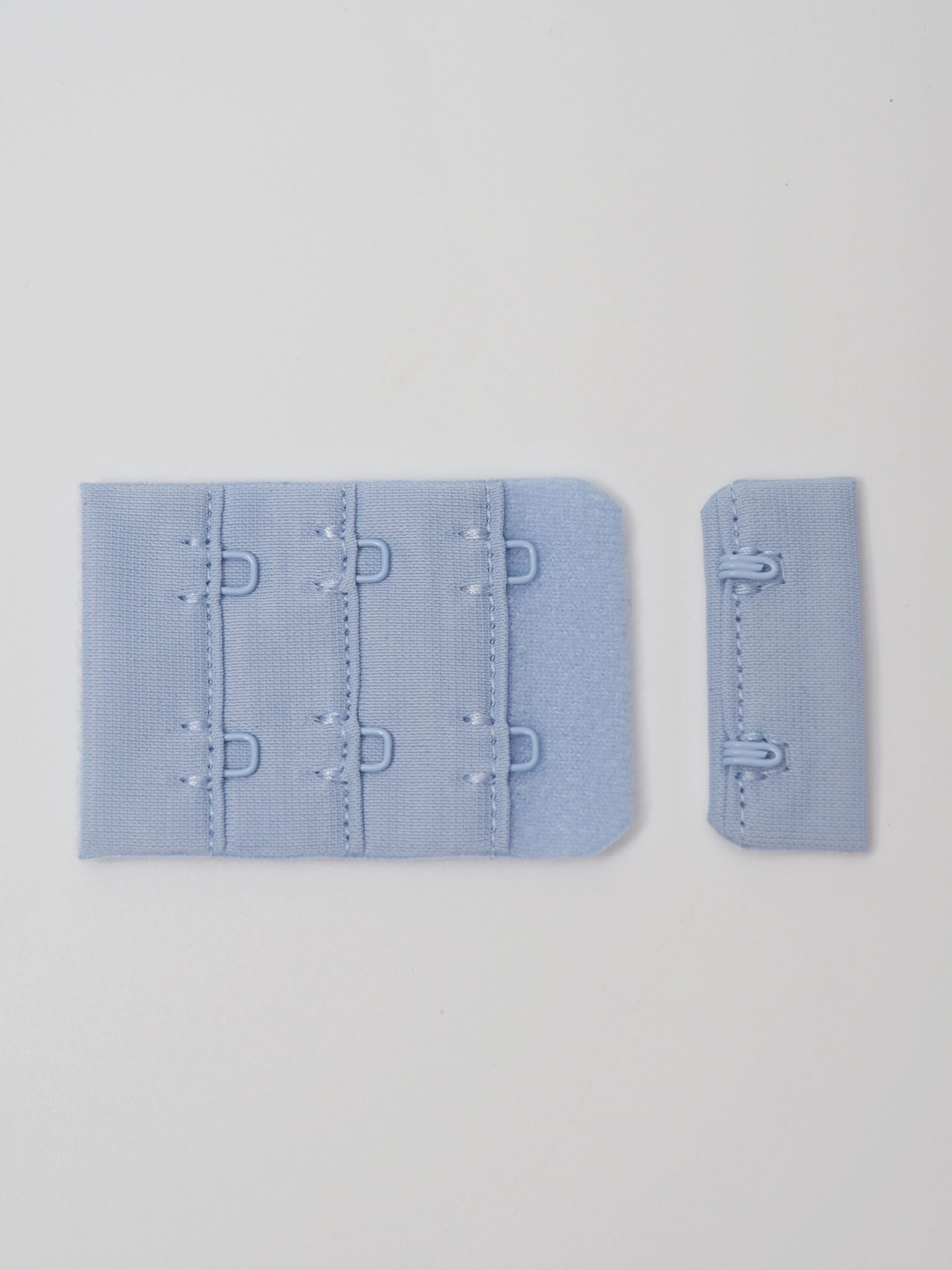 Застежка для бюстгальтера цвет нежно-голубой с крючками 2х3